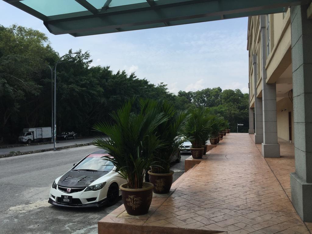 Aeton Hotel Nilai Exterior photo