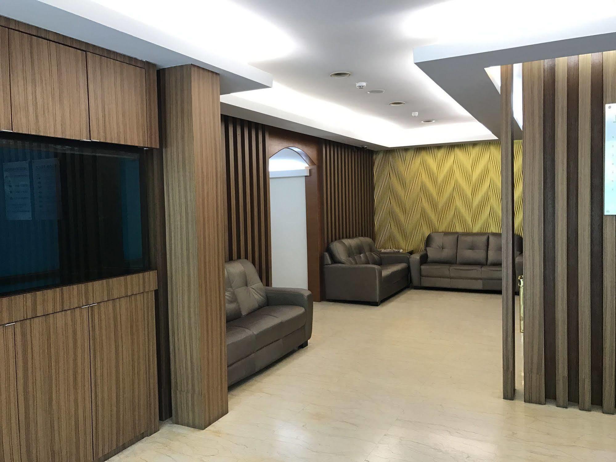 Aeton Hotel Nilai Exterior photo